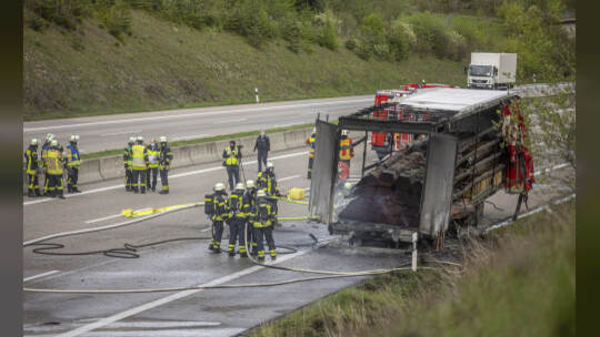 Brand LKW A8 Heimsheim PF Süd