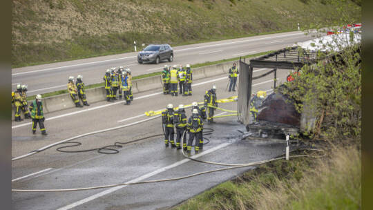 Brand LKW A8 Heimsheim PF Süd