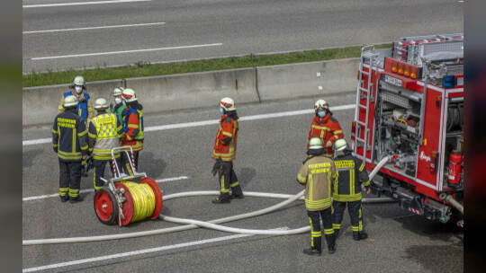 Brand LKW A8 Heimsheim PF Süd