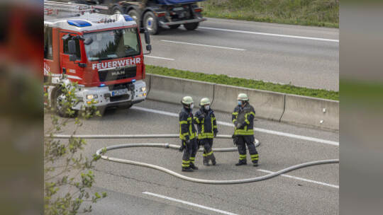 Brand LKW A8 Heimsheim PF Süd