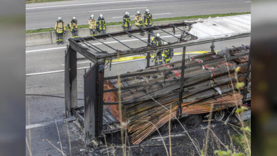 Brand LKW A8 Heimsheim PF Süd