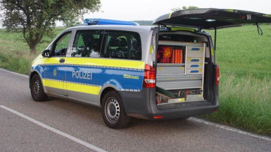 Muehlacker-Grossglattbach: schwerer Verkehrsunfall zwischen Roller und Trakor - Person in Lebensgefahr