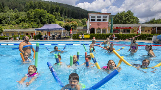 Calmbach Freibad Schwimmkurs Kinder
