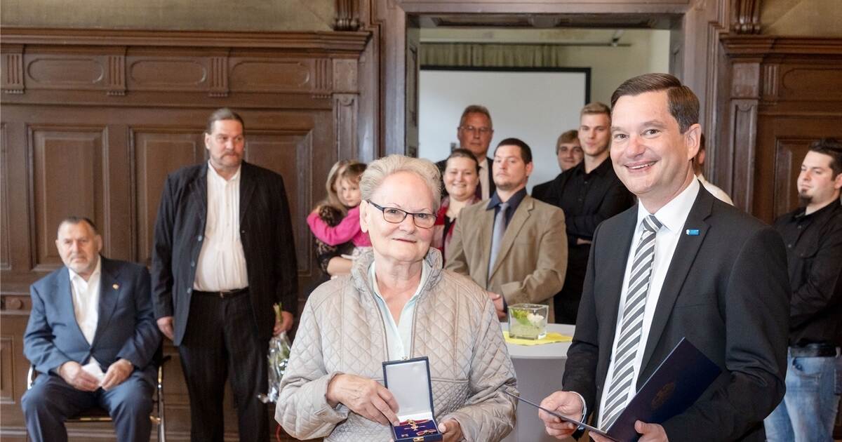 Bad Wildbader Asylhelferin: Monika von Pigage erhält das Bundesverdienstkreuz -...