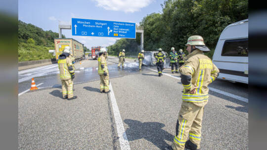 Fahrzeugbrand BAB A8 Pf-West