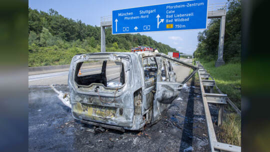 Fahrzeugbrand BAB A8 Pf-West