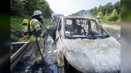 Fahrzeugbrand BAB A8 Pf-West
