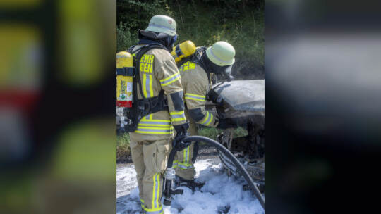 Fahrzeugbrand BAB A8 Pf-West