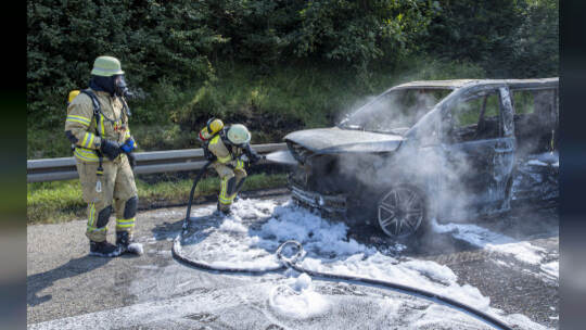 Fahrzeugbrand BAB A8 Pf-West