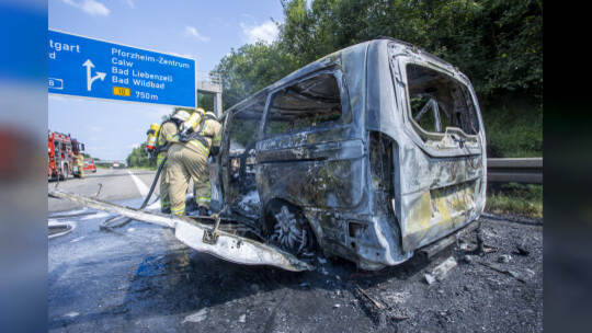 Fahrzeugbrand BAB A8 Pf-West