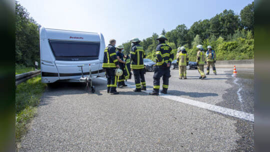 Fahrzeugbrand BAB A8 Pf-West