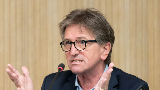 Regierungs-Pressekonferenz Manfred Lucha