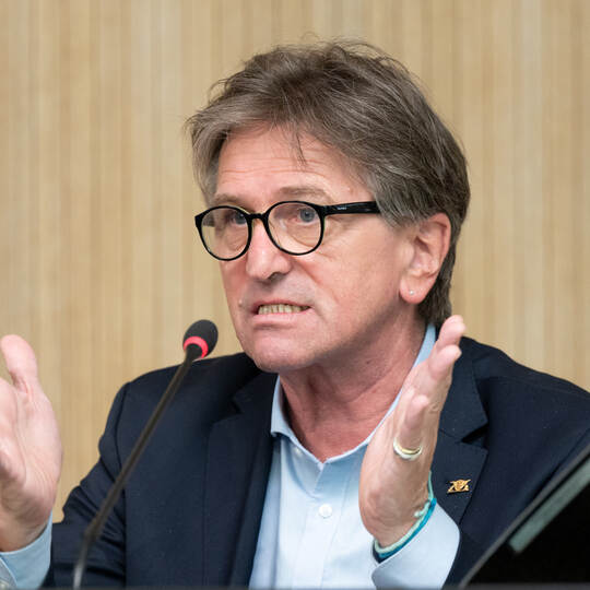 Regierungs-Pressekonferenz Manfred Lucha