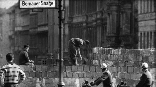 Bau der Berliner Mauer Bau der Berliner Mauer