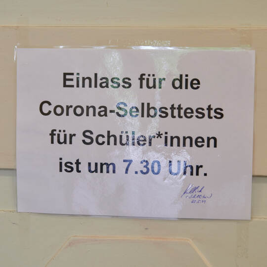 Coronavirus - Teststation in Gymnasium