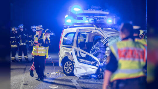 Schwerer VU BAB A8 PF-Ost Falschfahrer