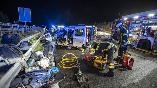 Schwerer VU BAB A8 PF-Ost Falschfahrer