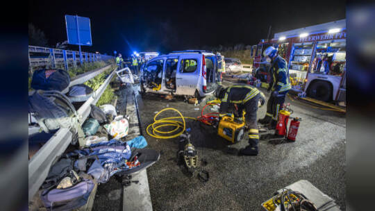 Schwerer VU BAB A8 PF-Ost Falschfahrer