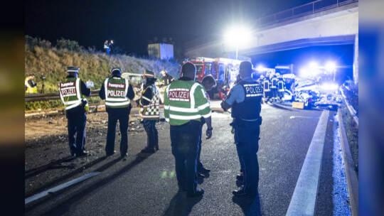 Schwerer VU BAB A8 PF-Ost Falschfahrer