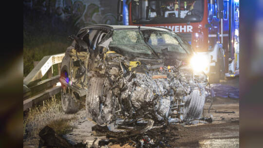 Schwerer VU BAB A8 PF-Ost Falschfahrer