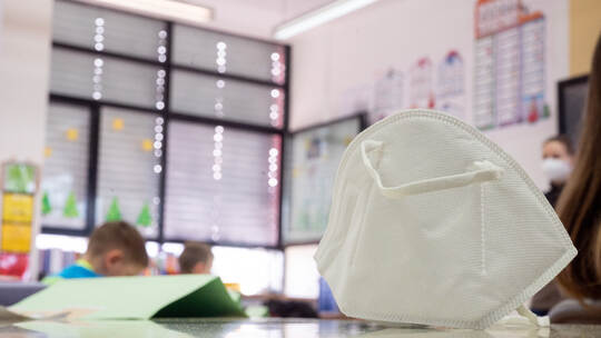FFP2-Maske in Grundschule