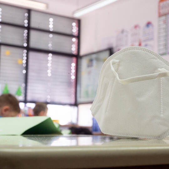 FFP2-Maske in Grundschule