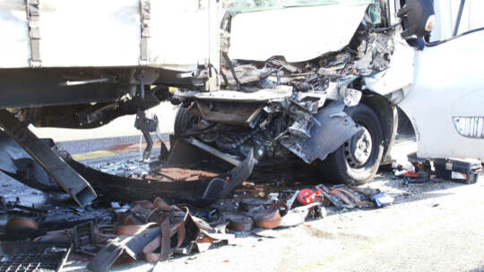 Pforzheim: Auffahrunfall zwischen einem Kleinlkw und Lkw - ein schwer und ein Leicht Verletzter