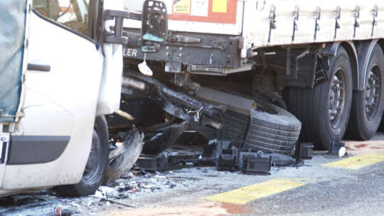 Pforzheim: Auffahrunfall zwischen einem Kleinlkw und Lkw - ein schwer und ein Leicht Verletzter