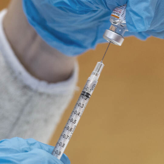 Umfrage: Mehr als zwei Drittel für Corona-Impfpflicht