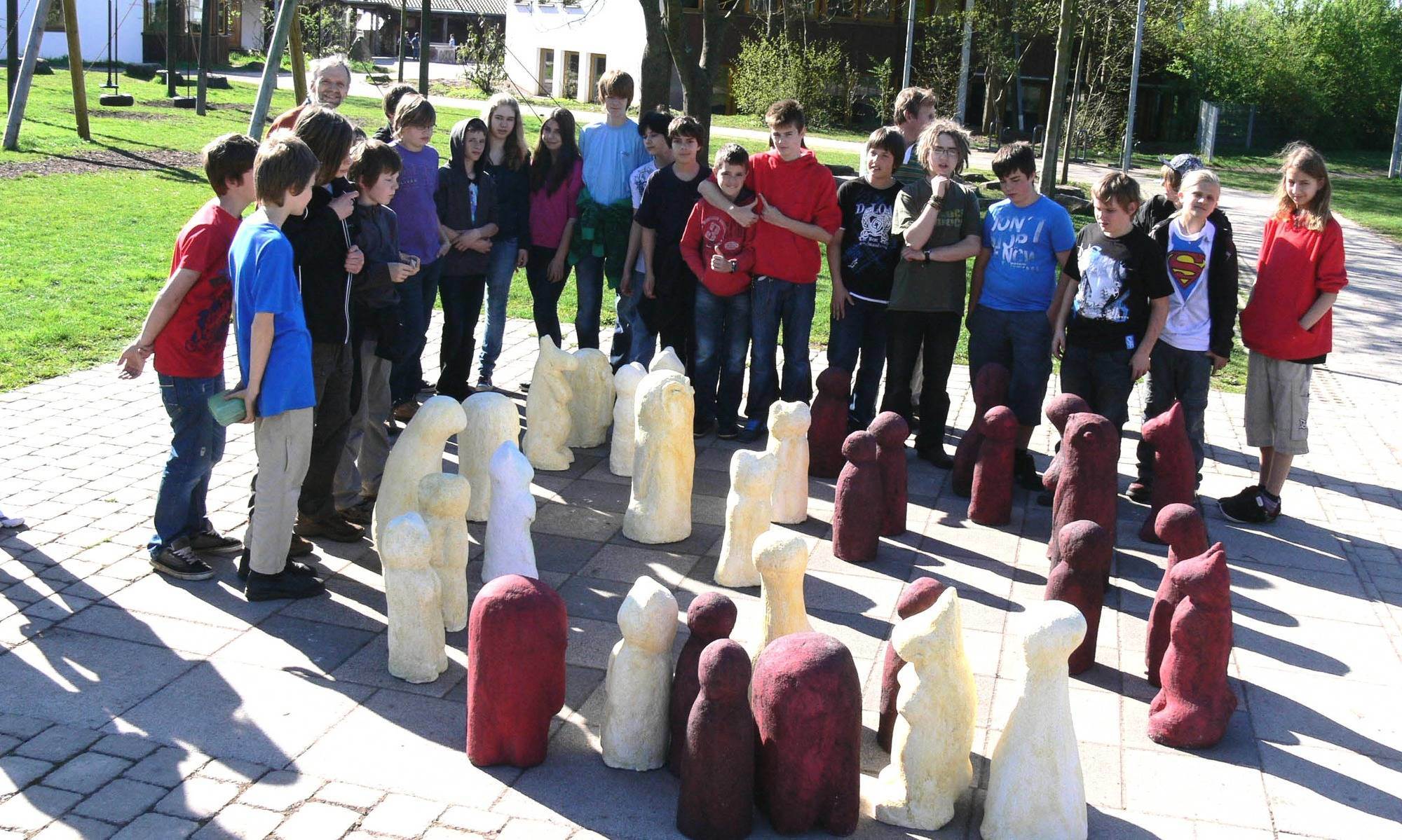 Schuler Der Freien Schule Diefenbach Modellieren Schachfiguren Startseite Pforzheimer Zeitung