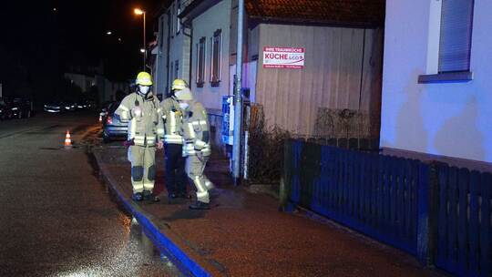 Enzkreis: Strassen ueberflutet und Garage vollgelaufen - Feuerwehr im Grosseinsatz