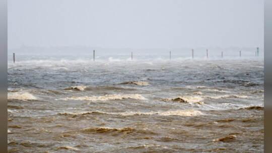 Sturmtief Ylenia - Neuharlingersiel an der Nordseeküste