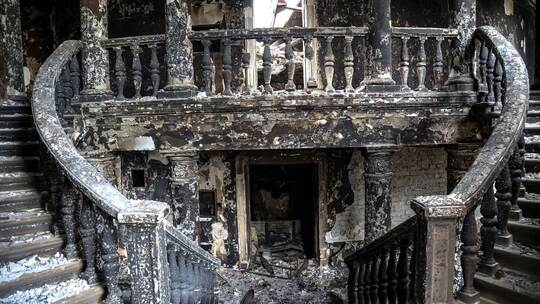 Zerstörtes Theater in Mariupol