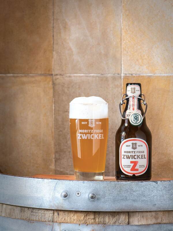 3856890_1_ardetail_Eine_Flasche_Zwickelbier_der_Brauerei_Moritz_Fiege._Das_Z_auf_dem_Flaschenetikett_soll_verschwinden..jpeg