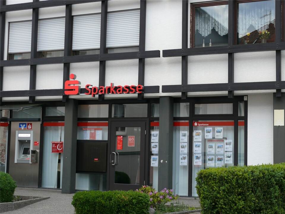 Die Sparkasse will im Pforzheimer Stadtteil Hohenwart bleiben ...