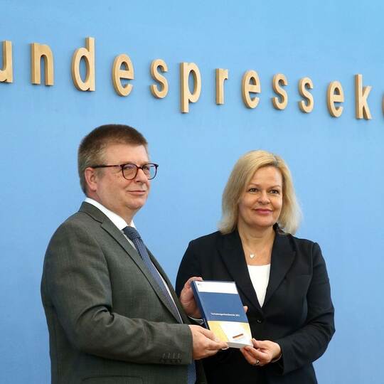 Vorstellung des Verfassungsschutzberichts Vorstellung des Verfassungsschutzberichts