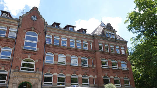 Polizei-Einsatz vor Schule in Esslingen