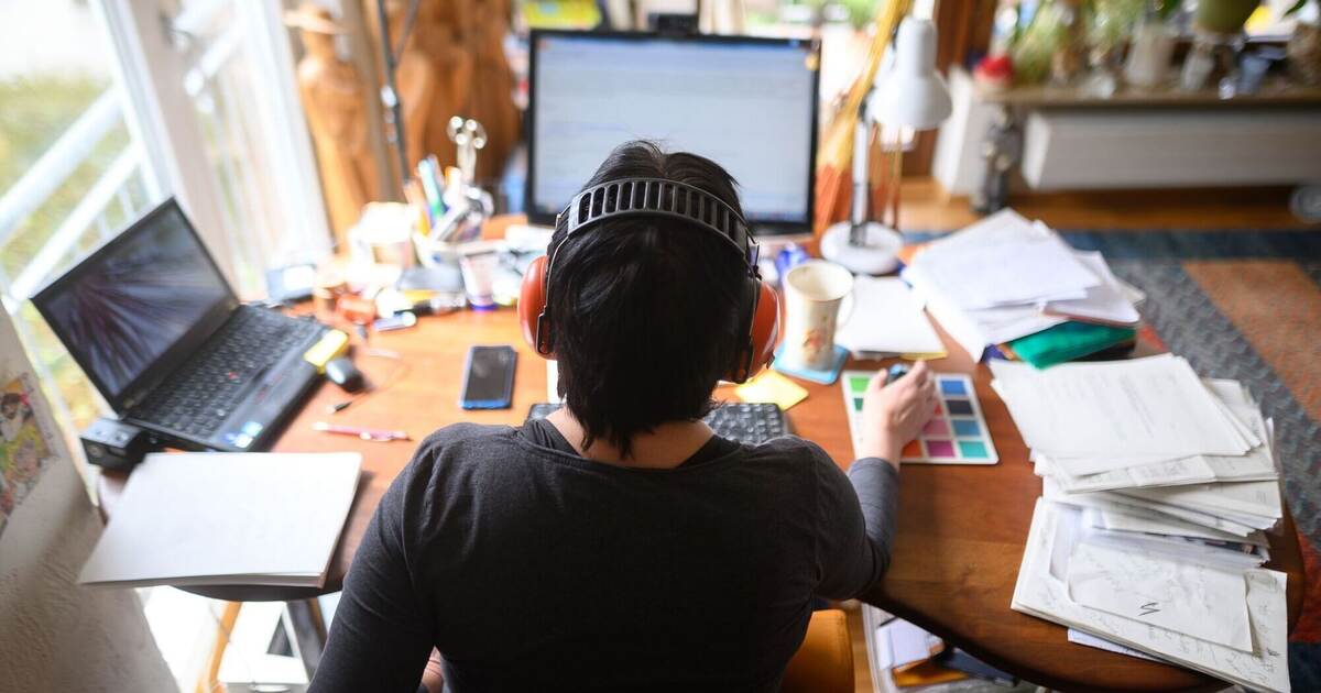 Umfrage: Vier von zehn Arbeitnehmern fühlen sich gestresst - Wirtschaft weltweit - Pforzheimer ...
