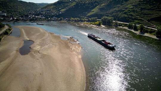 Niedrigwasser im Rhein