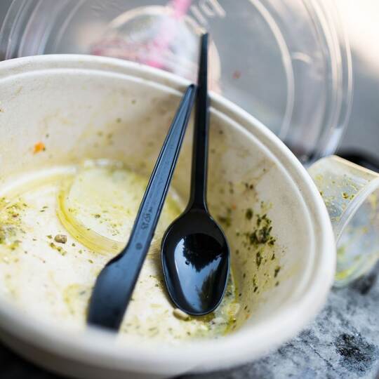 Einweg-Geschirr Einweg-Geschirr