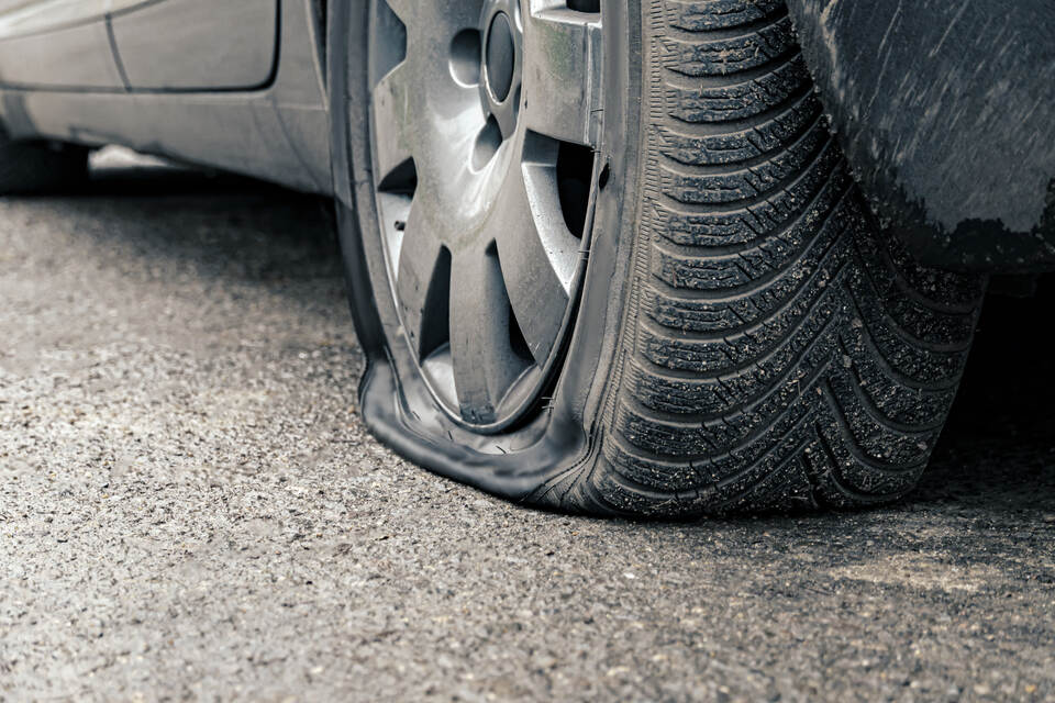 Luft an Dutzenden Autoreifen in Ulm abgelassen Klimaaktivisten im Verdacht BadenWürttemberg