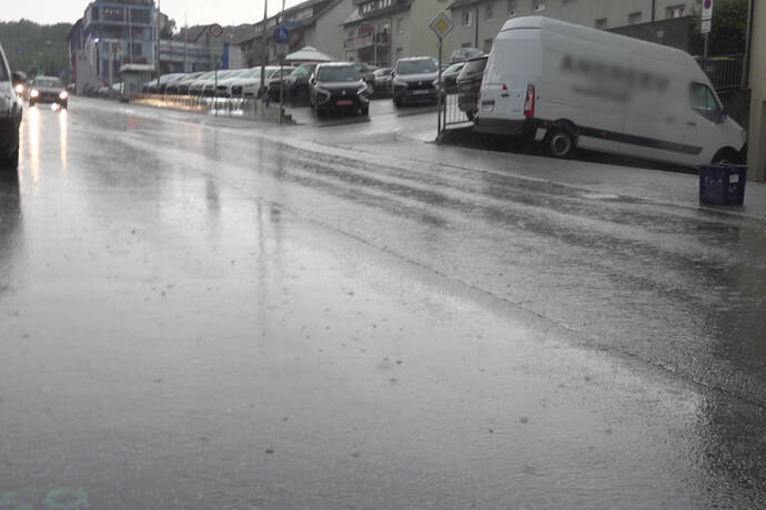 Unwetter-Einsätze in Pforzheim und Region - Geröll auf A8 gespült ...