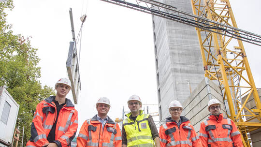 Carl bekommt Holzfassade