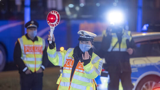 Kontrolle Polizei Ausgangssperre