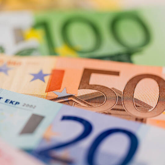Viele verschiedene Euro-Geldscheine