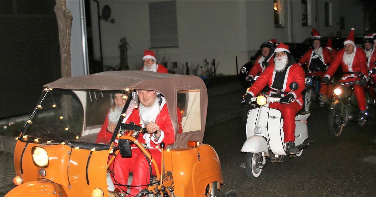 Weihnachtsmänner auf Mopeds in Remchingen beschenken Kinder an Nikolaus ... Weihnachtsmänner auf Mopeds in Remchingen beschenken Kinder an Nikolaus ...