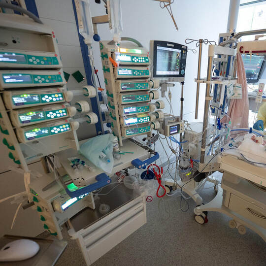 KINA - Viel zu tun in Kinder-Krankenhäusern