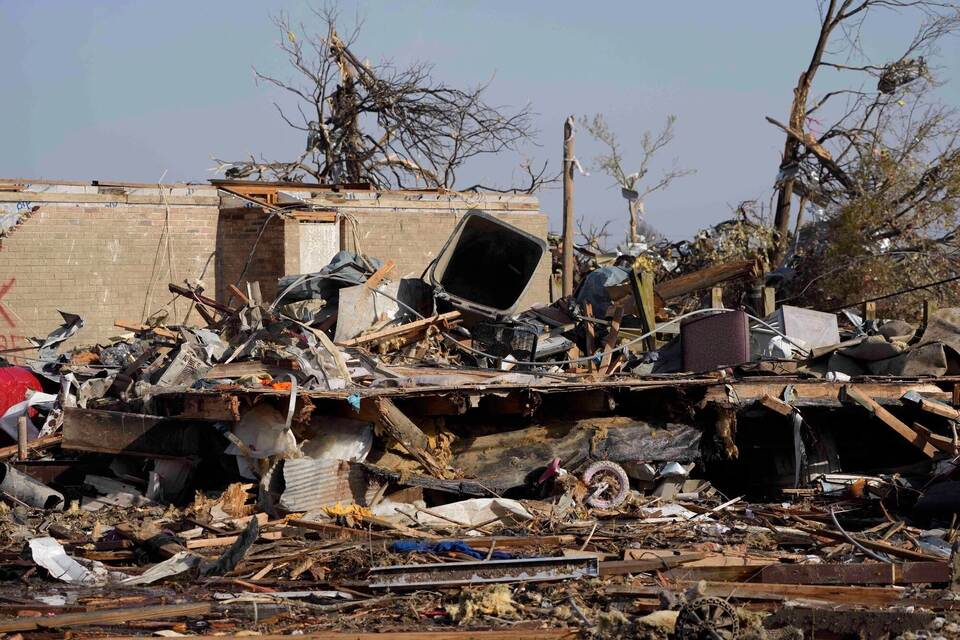 Zerstörung nach Tornado in USA