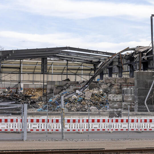 ALBA Abriss Ausgebrannte Halle
