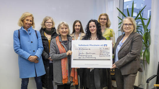 Spende Inner Wheel und Zonta an Suchtberatung